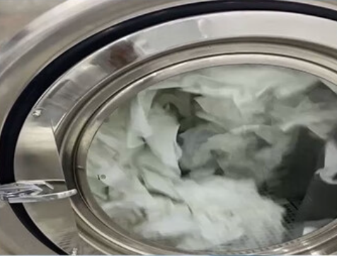 50% polyester fibre / 50% wood pulp paper